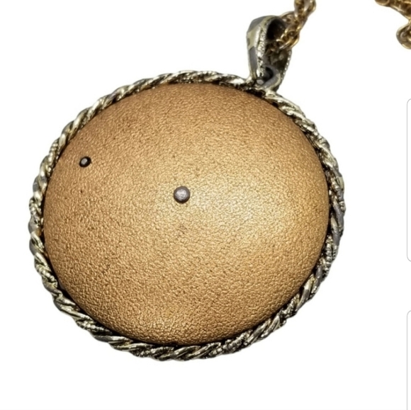 VINTAGE GOLDPLATED HORSE & JOCKEY STATEMENT NECKLACE - Picture 6 of 6